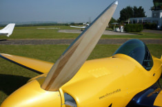 Wood prop mady by Silence Aircraft